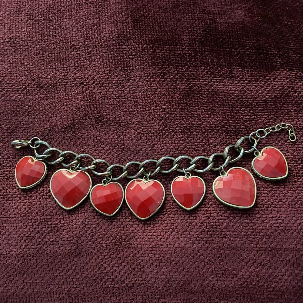 Red heart stone bracelet - Picture 1 of 3